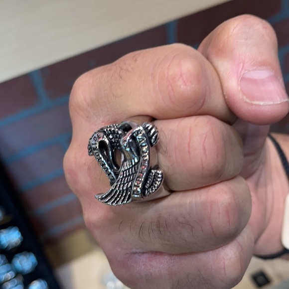 Ring - Picture 3 of 3